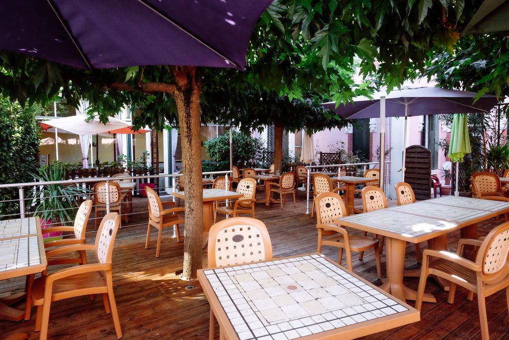 Hotel Pedussaut Saint Gaudens Bagian luar foto