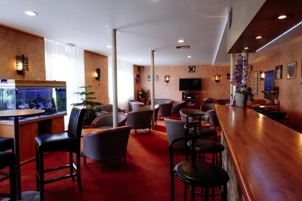 Hotel Pedussaut Saint Gaudens Bagian luar foto